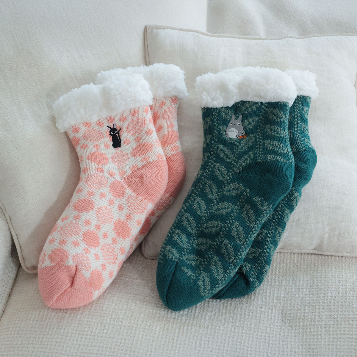 My Neighbor Totoro Leaf-Pattern Boa-Lined Room Socks 23-25 cm - official view 9