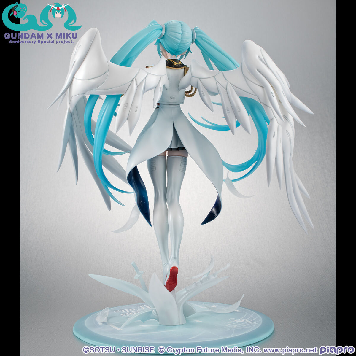 Mobile Suit Gundam 45th Anniversary x Hatsune Miku Lucrea - Hatsune Miku x Wing Gundam Zero EW