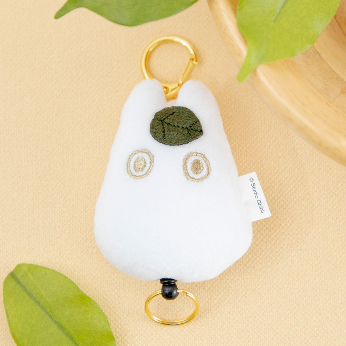 My Neighbor Totoro White Totoro Retractable Reel Mascot - official view 1